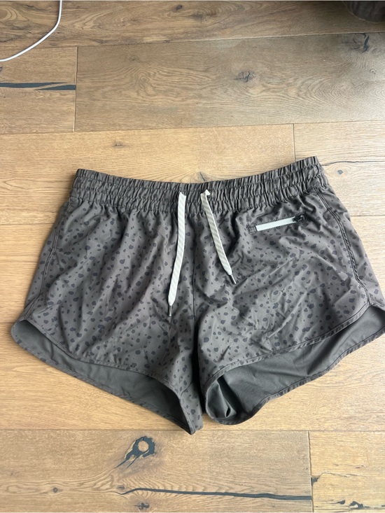 Vuori Pants - Vuori Olive Gray Dot-Print Athletic Shorts